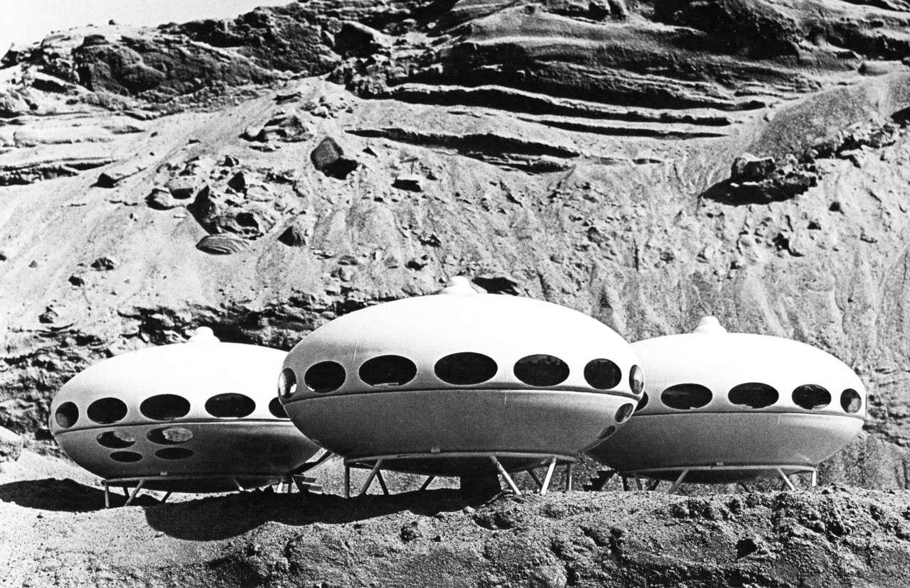 5) Futuro House Matti Suuronena