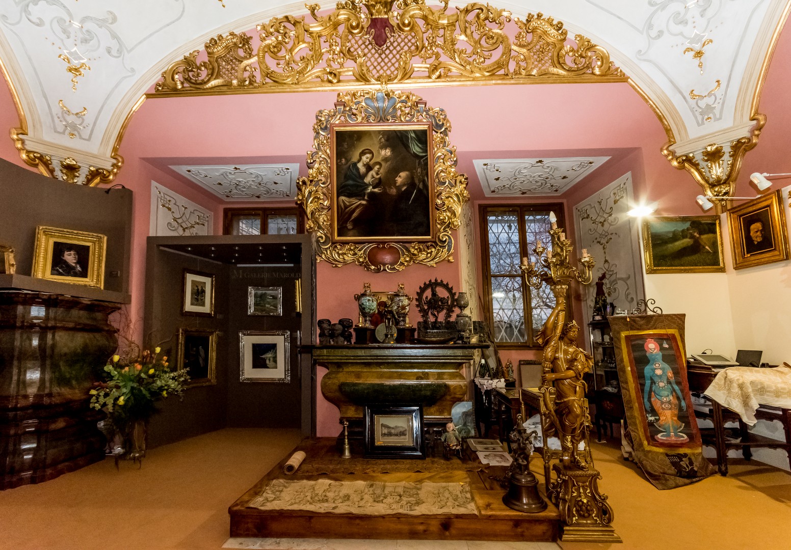  Z Veletrhu Antique