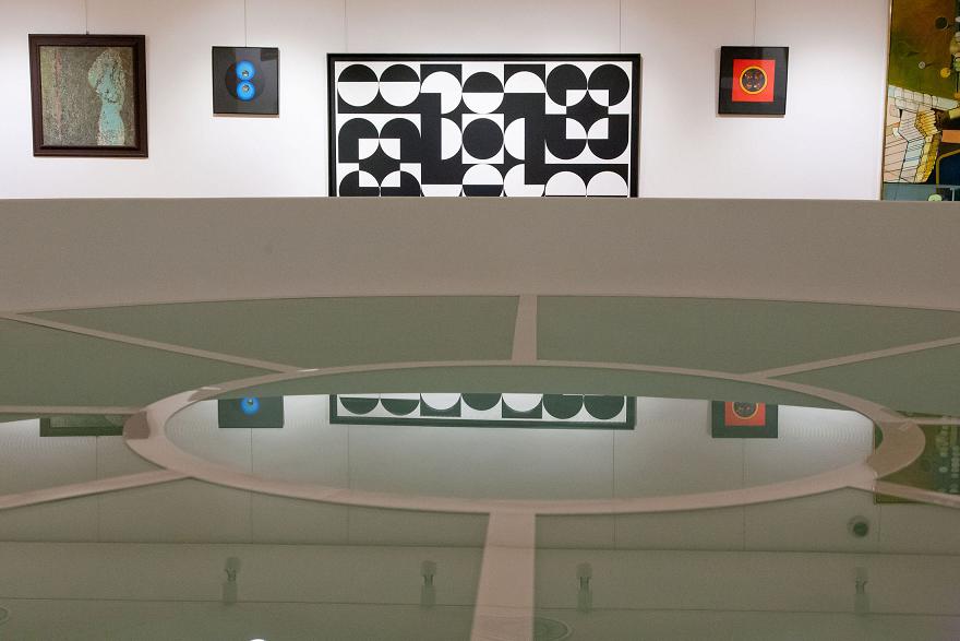 Z&aacute;ber na prv&eacute; poschodie Nedbalky s dielami Milana Dobe&scaron;a a Rudolfa Filu / foto: Julo Nagy