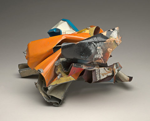 Objekt Johna Chamberlaina věnovan&yacute; do sb&iacute;rek N&aacute;rodn&iacute; galerie ve Washingtonu