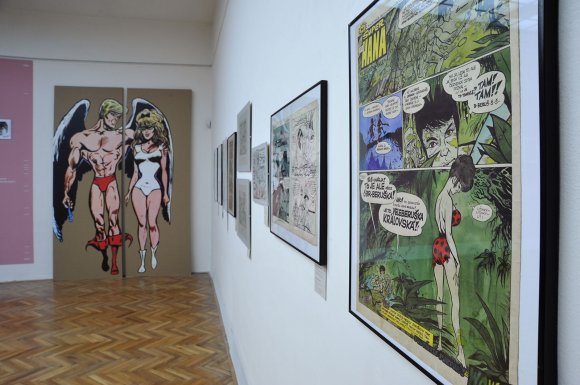 Sign&aacute;ly z nezn&aacute;ma, Česk&yacute; komiks 1922 - 2012 / Dům uměn&iacute; města Brna / foto Michaela Dvoř&aacute;kov&aacute;