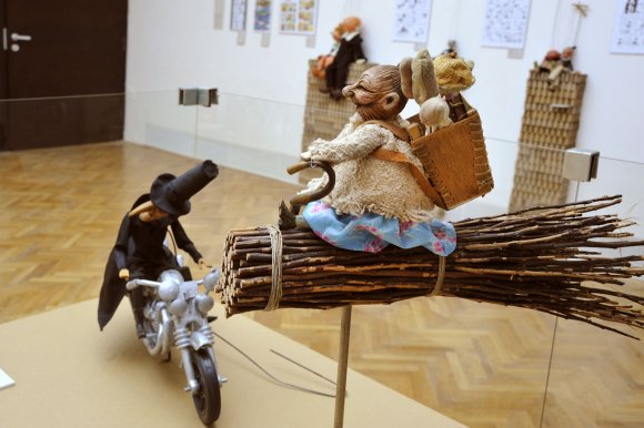 Sign&aacute;ly z nezn&aacute;ma, Česk&yacute; komiks 1922 - 2012 / Dům uměn&iacute; města Brna / foto Michaela Dvoř&aacute;kov&aacute;